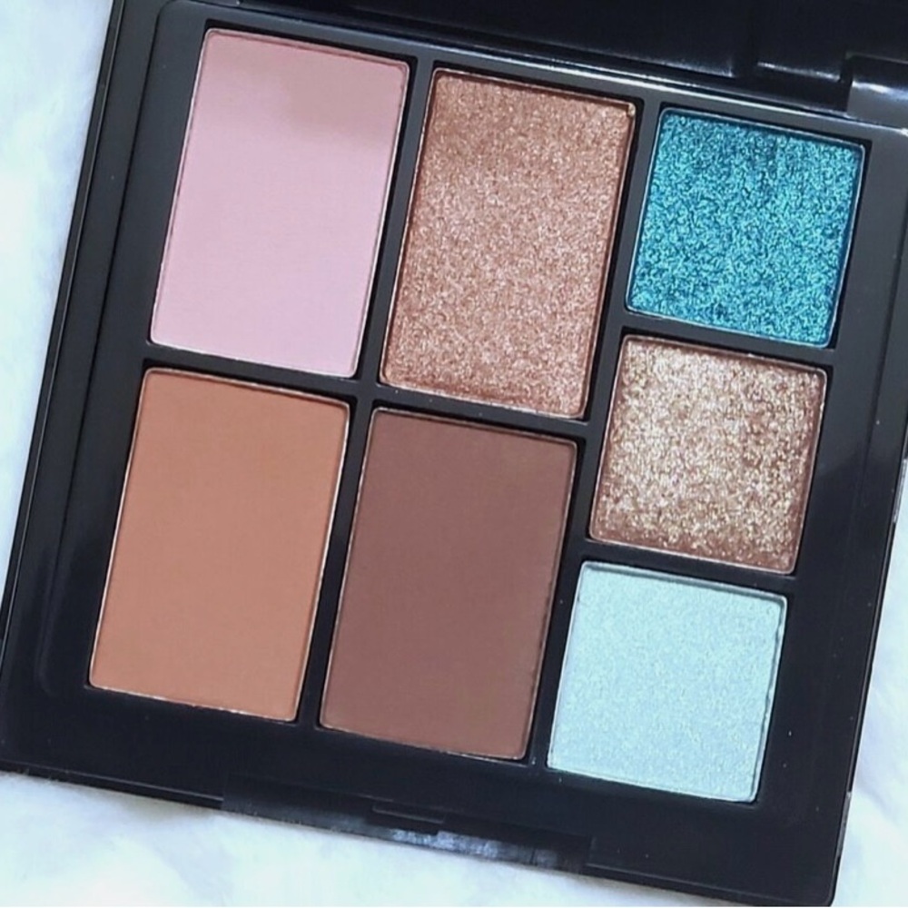❤️ Reina Rebelde Eyeshadow Palette ❤️ - Picture 2 of 7